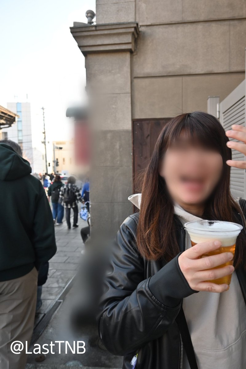 LastTNB's tweet photo. ビールが美味しい妻
唐揚げが美味しい妻
夕飯準備中の妻
下半身がエロい妻 https://t.co/jRymVpNkeh