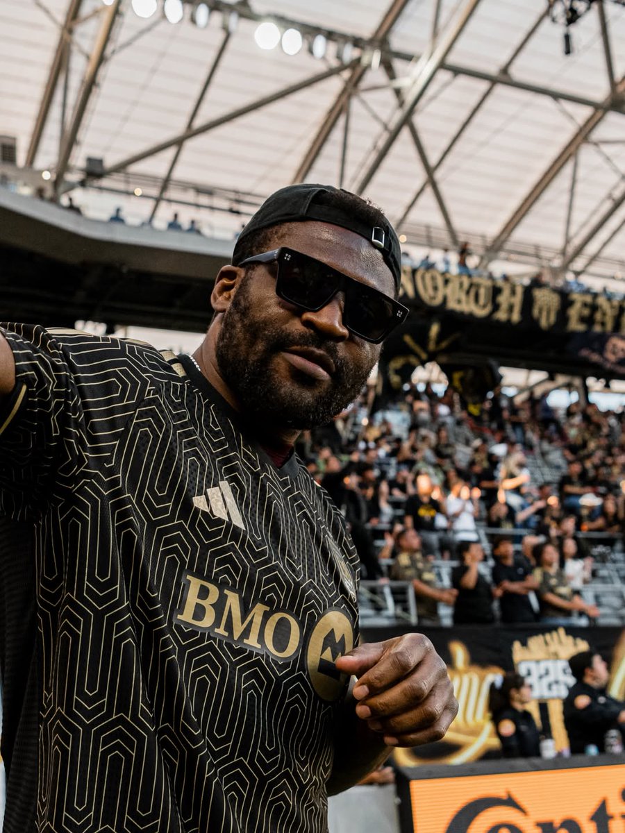 AllezLesLions's tweet photo. 📸 Francis Ngannou x Los Angeles FC 😎🥊🇨🇲 https://t.co/IP0r2DSaci