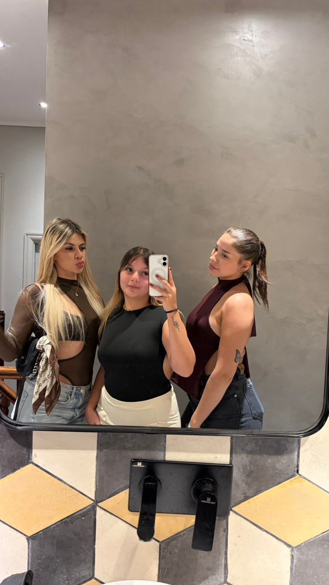 Brisa⚘️ tweet media