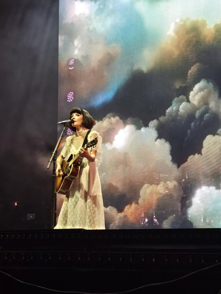 k8thegreat1317's tweet photo. Happy one year anniversary to the For My Last Trick Tour!! This tour healed me, helped me come alive, and helped me learn to enjoy life again!! #Halsey #formylasttrick https://t.co/vPRGRIuwB5