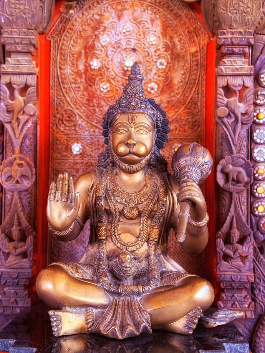 GowrahariK's tweet photo. Andariki 
HanumadJayanthi Subhaakaankshalu 🙏🏻
Jai SriRaam https://t.co/HTSVT7Ge81