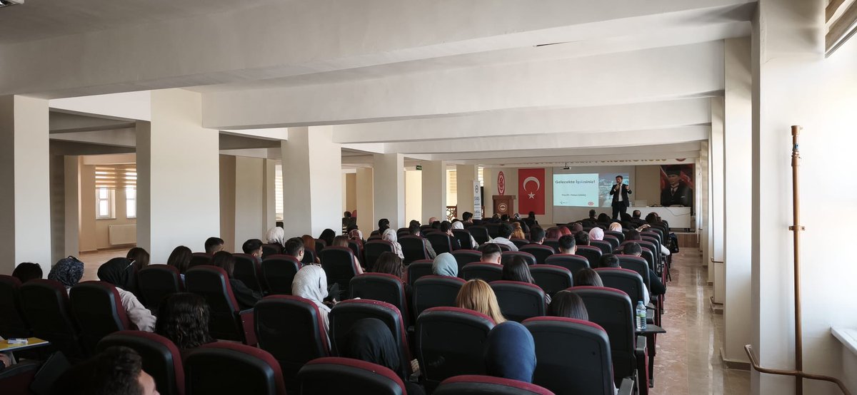 iskursivas's tweet photo. Kangal Meslek Yüksek Okulu öğrencilerine, Meslek Danışmanlığı birimimizce kariyer gelişim süreçleri, etkili özgeçmiş hazırlama ve İŞKUR faaliyetleri konularında danışmanlık hizmeti sunulmuştur. @TurkiyeIsKurumu https://t.co/D9vGCVej8I