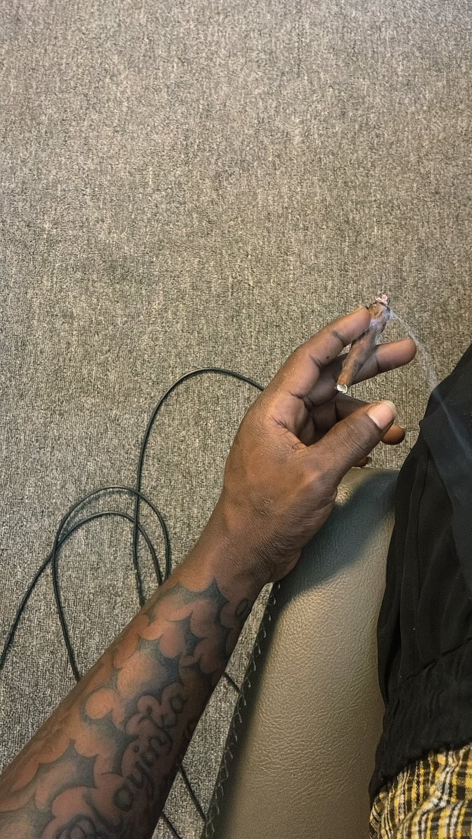 URGLY GRAMM🍃 tweet media
