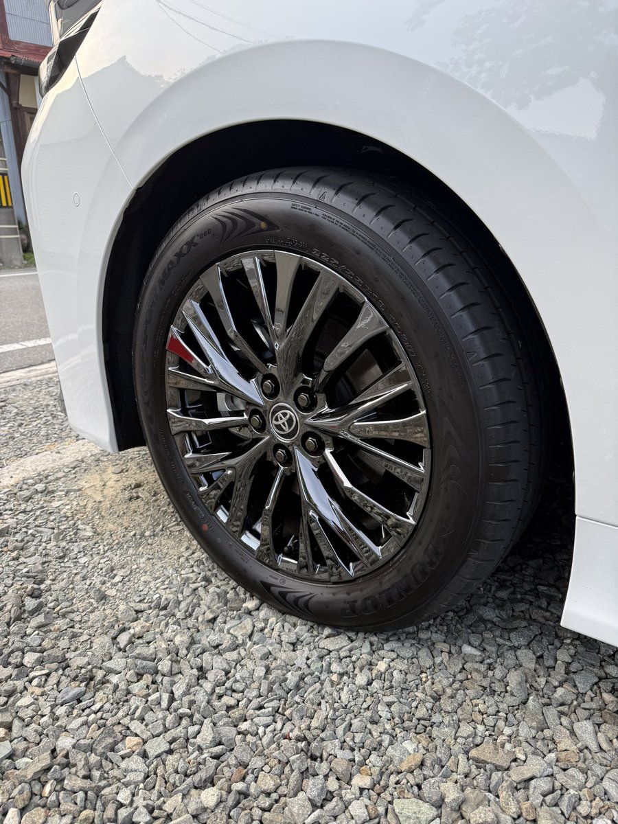 hide_70_chaly's tweet photo. ガラス撥水コーティングしてもらって、車も洗ってもらえてホイールもピカピカ✨ https://t.co/jjuWoOLdTh