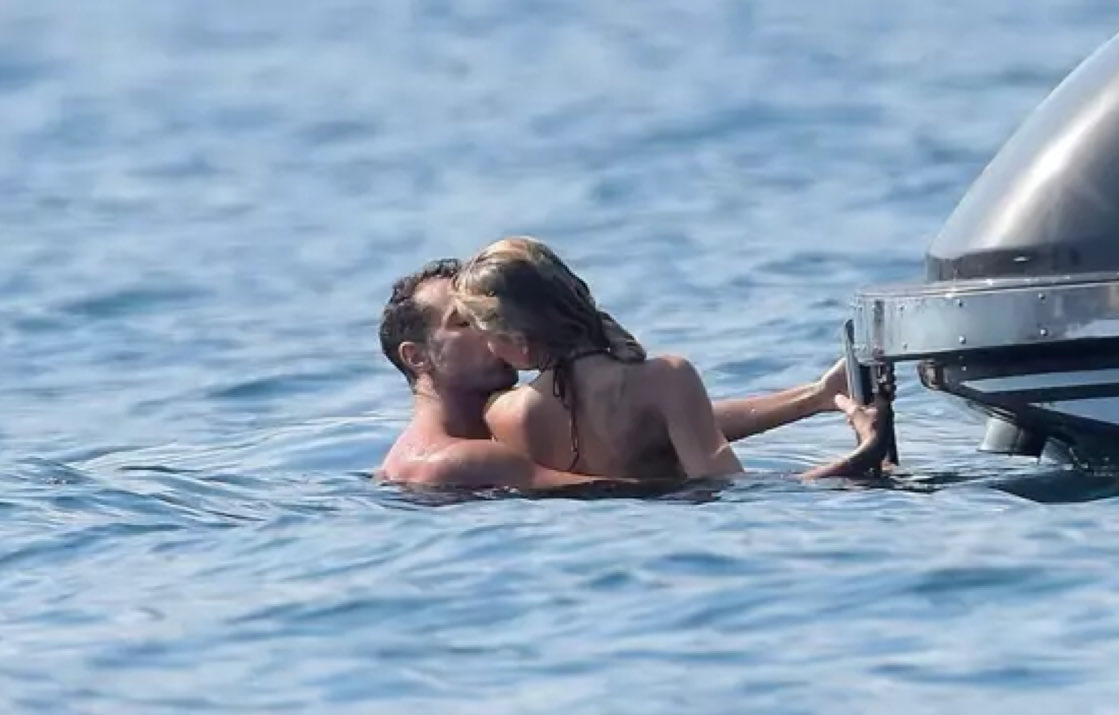 helene tweet media