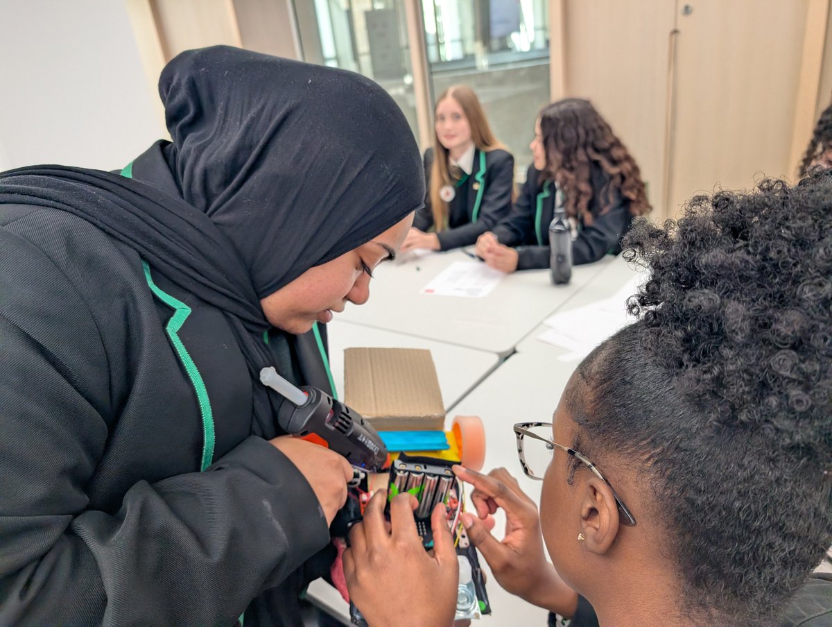 Ark Evelyn Grace Academy tweet media