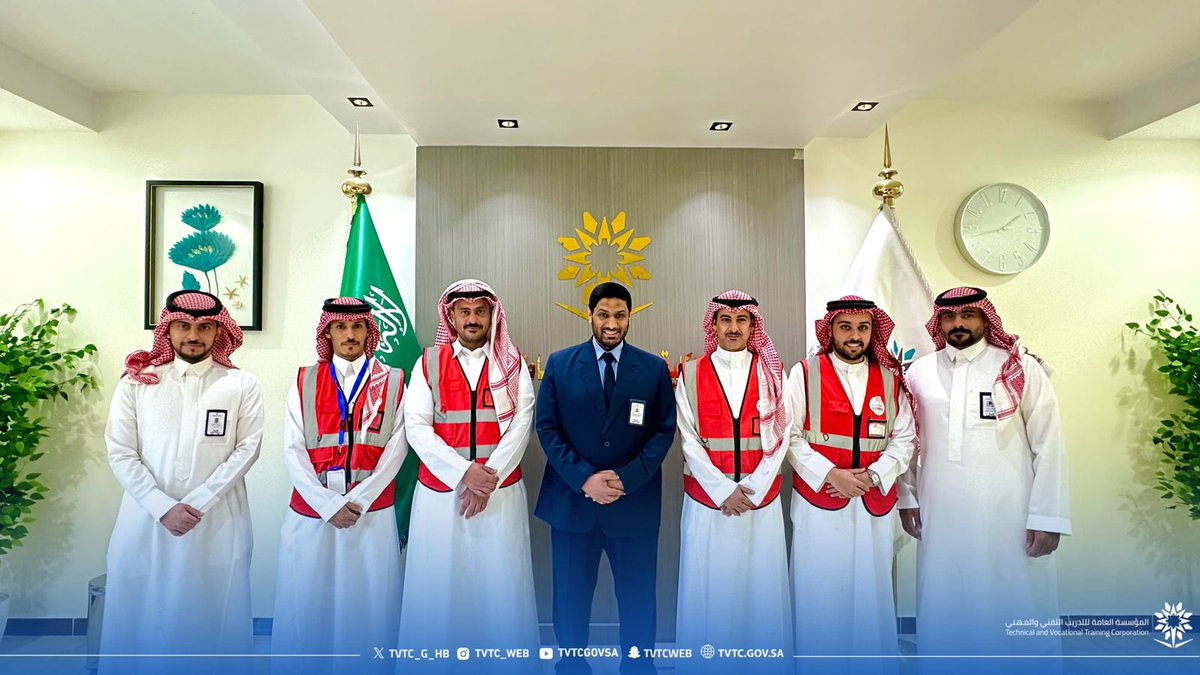 الكلية التقنية بحفر الباطن tweet media