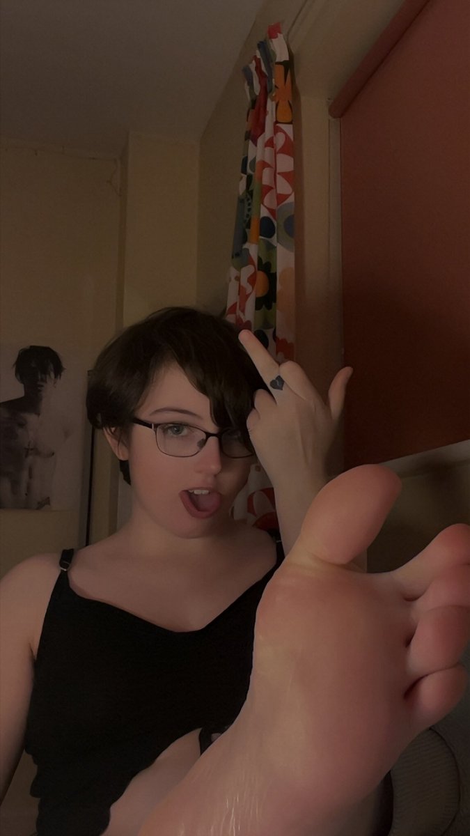 goddesstrixie tweet media
