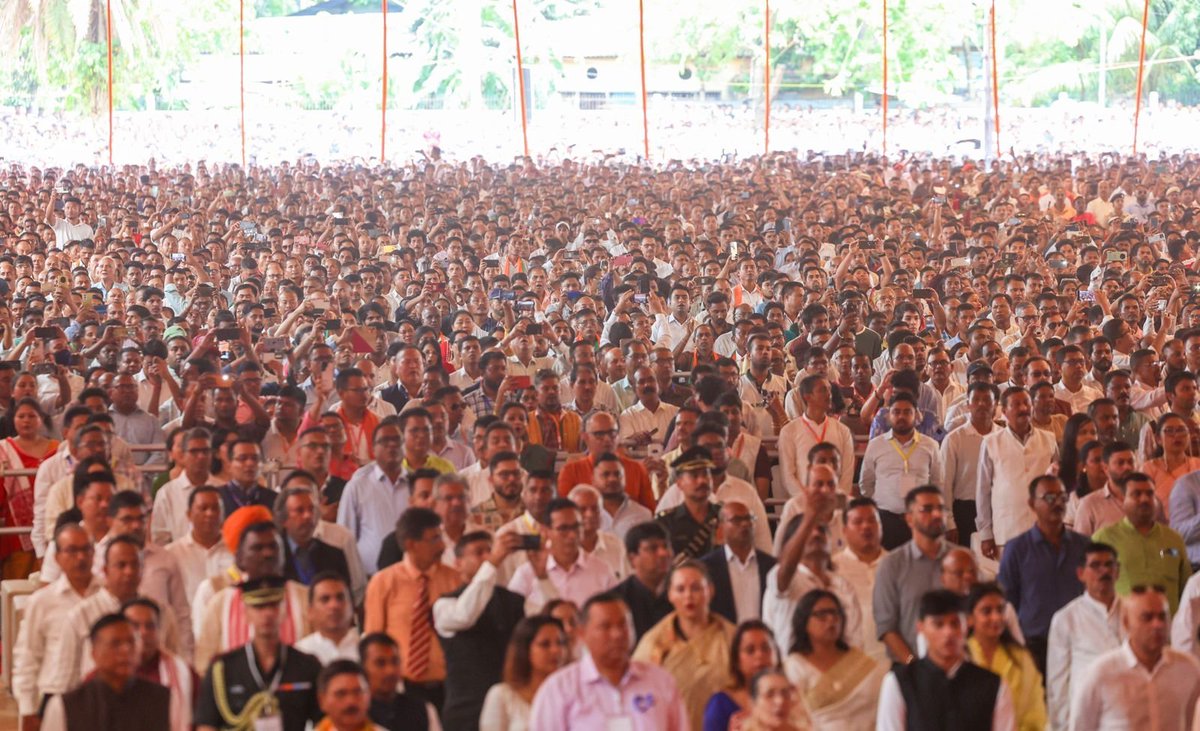 Narendra Modi tweet media
