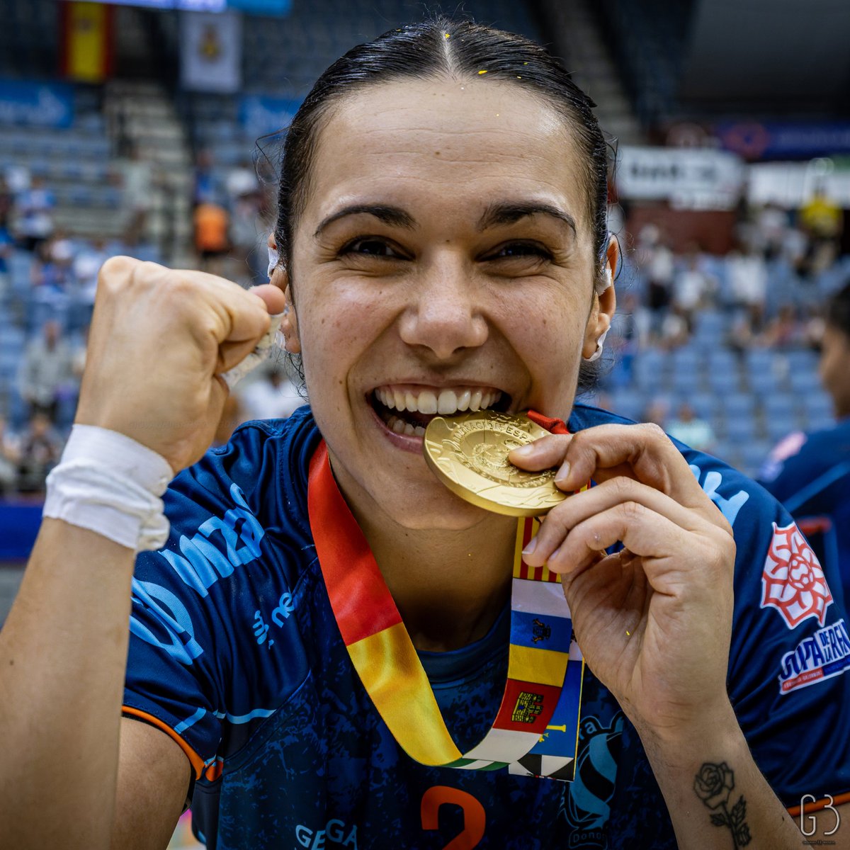 Giobatista19's tweet photo. ๐ธ๐คพโโ๏ธ FOTOGALERรA |ย @BalonmaBeraBera ย -ย @AtleticoGuardes (Celebraciรณn)
๐๏ธ (10/05/26) Final @copadelareina2026
๐: https://t.co/53TGm4LS59
#IndarUrdinaย |ย #BeraBeraย | #CopaReina2026ย Iย #Balonmano https://t.co/VPcc9GEwEC