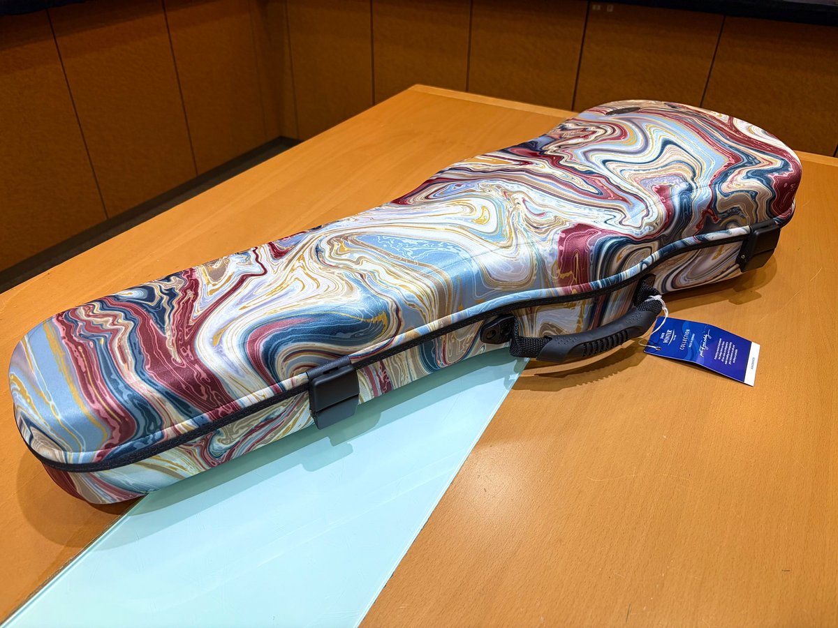 派手なビオラケースをお探しのそこのあなた❗️ ドイツ製ケースの