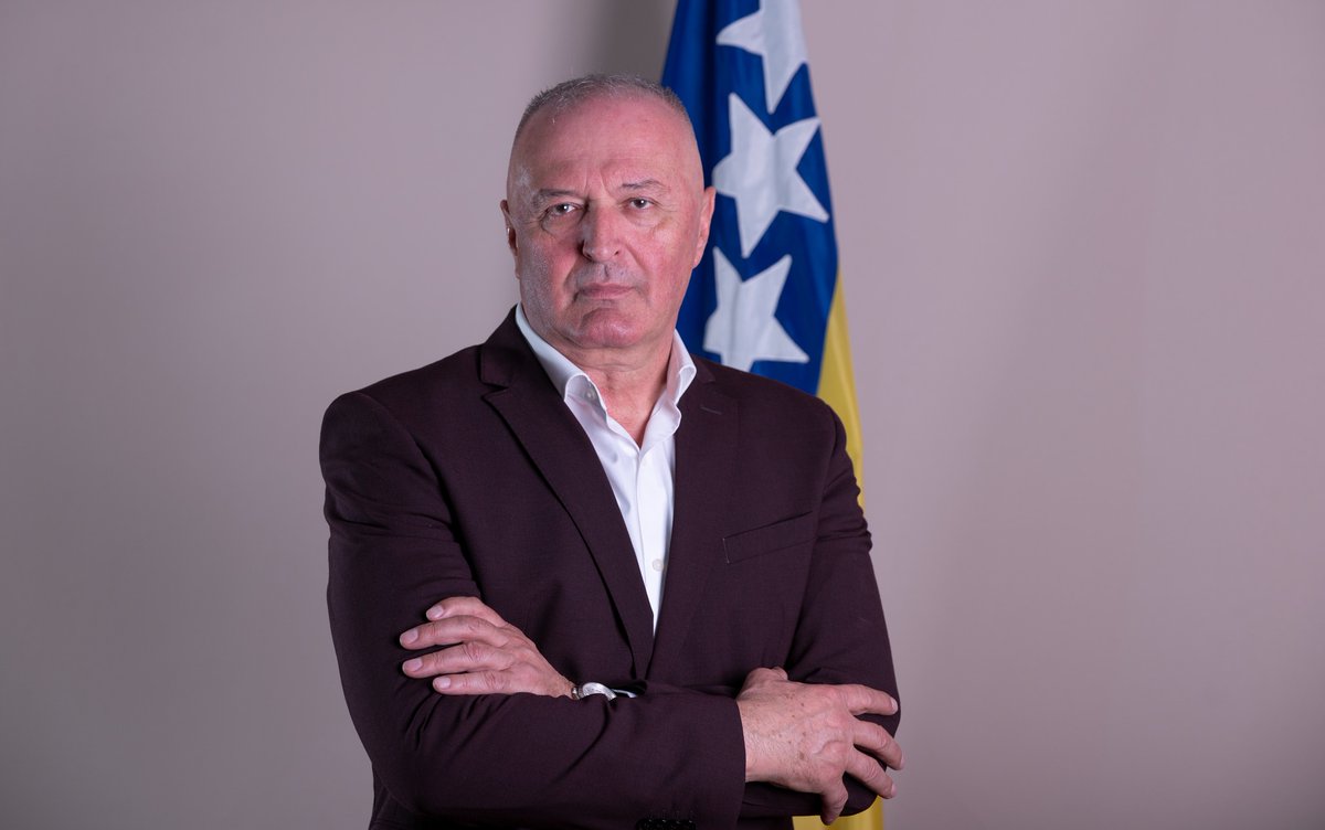 sdpbih's tweet photo. Helez: Oni koji se ulizuju Dodiku radi buduće vlasti, likuju zbog odlaska Christiana Schimdta!

@Zukan_Helez 

https://t.co/tVLRodVyxv https://t.co/bO6Nt0E2z0