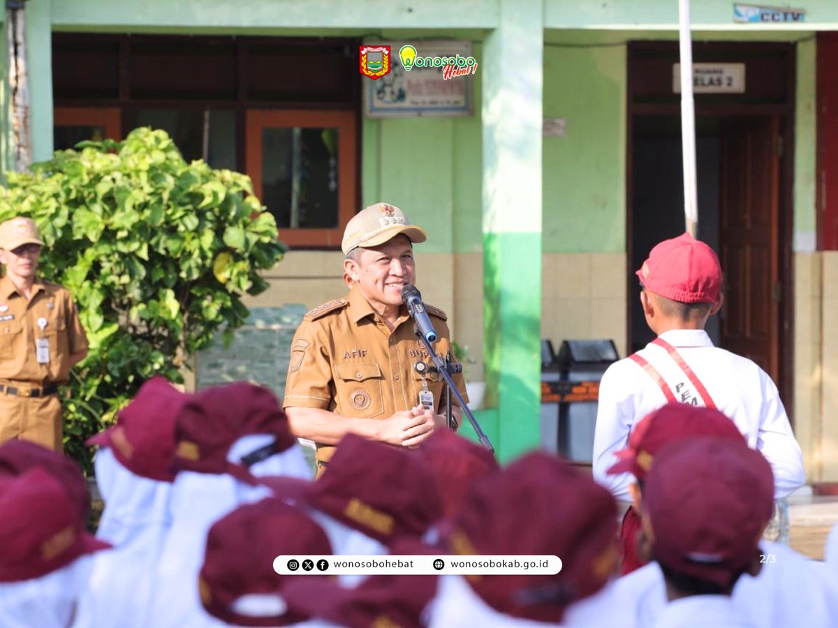 wonosobohebat's tweet photo. Pemerintah Kabupaten Wonosobo terus memperkuat komitmen menciptakan lingkungan pendidikan yang aman, nyaman, dan inklusif melalui Safari Sekolah Ramah Anak di SD Negeri 1 Jogoyitnan, Senin (11/5/2026). https://t.co/OFKpYMJCNt