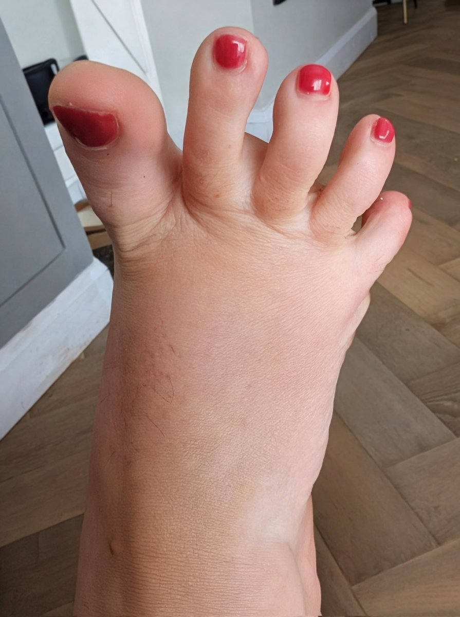 misstootsieteas's tweet photo. Who wants a taste? #toetuesday https://t.co/zmi5H6Wv49