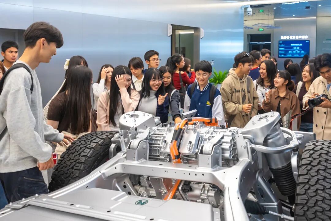 Huazhong University of Science and Technology tweet media