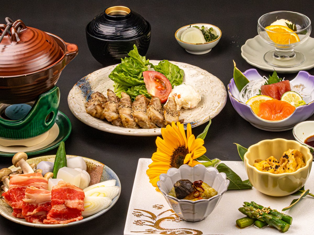 Forest_Resort25's tweet photo. #あこや会館 の初夏ご夕食基本献立のご紹介です🍚🥢
山形の＼#ソウルフード／の #芋煮 や、豚肩ロースのスパイス焼きをご用意♪
#山形県産の「#はえぬき」の白米が進みます♪
5月もまだまだ空室があります。
6月は待望の #さくらんぼ狩り シーズン🍒
この機会に是非、あこや会館を拠点に山形観光へ♪ https://t.co/YUjCk7dSNV