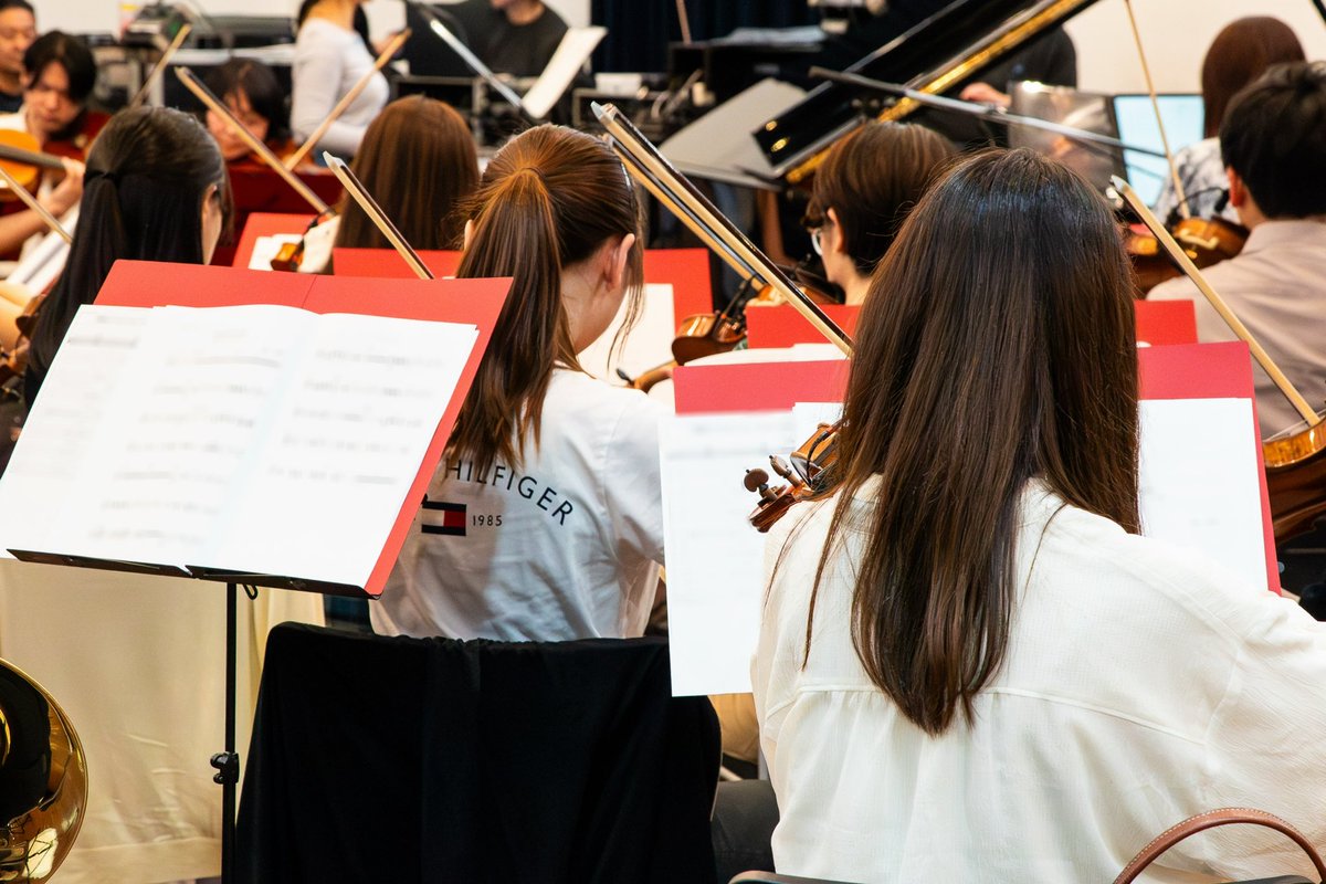 ArtsInnovator's tweet photo. 🎻✨リハーサルDAY✨🎻

伊藤美来 Orchestra Concert
〜Prologue to the 10th Anniversary〜

初のオーケストラコンサートに向けて、リハーサルが行われました😊

伊藤美来さんのやわらかく透明感ある歌声に、オーケストラの豊かな響きが重なり合い、特別な音楽空間が少しずつ形になっています✨✨
⸻
🗓2026年5月17日（日）
📍川口総合文化センター・リリア
フカガワみらいホール（メインホール）
🕝【昼公演】14:30開演
🕡【夜公演】18:30開演

#伊藤美来
#グランドフィル