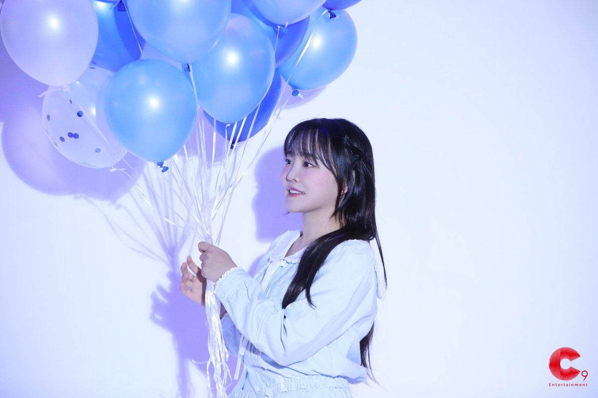 YOUNHAOfficial's tweet photo. [네이버 블로그📝]
가장 빛나는 별의 탄생 04/29 💫

▶️ https://t.co/GB590x6su2

#윤하 #YOUNHA #혜성은_지지않는다🌠 #윤하_홀릭스💓
#2026YH_지구에_도착한_가장_푸른_별 #HAPPY_YOUNHA_DAY https://t.co/4CVQAyVyRj