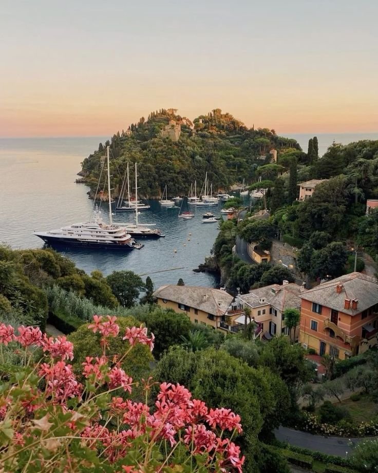 MaxxingDelusion's tweet photo. Portofino. The Italian Riviera at its most effortless. https://t.co/xD2gwLqp6Z