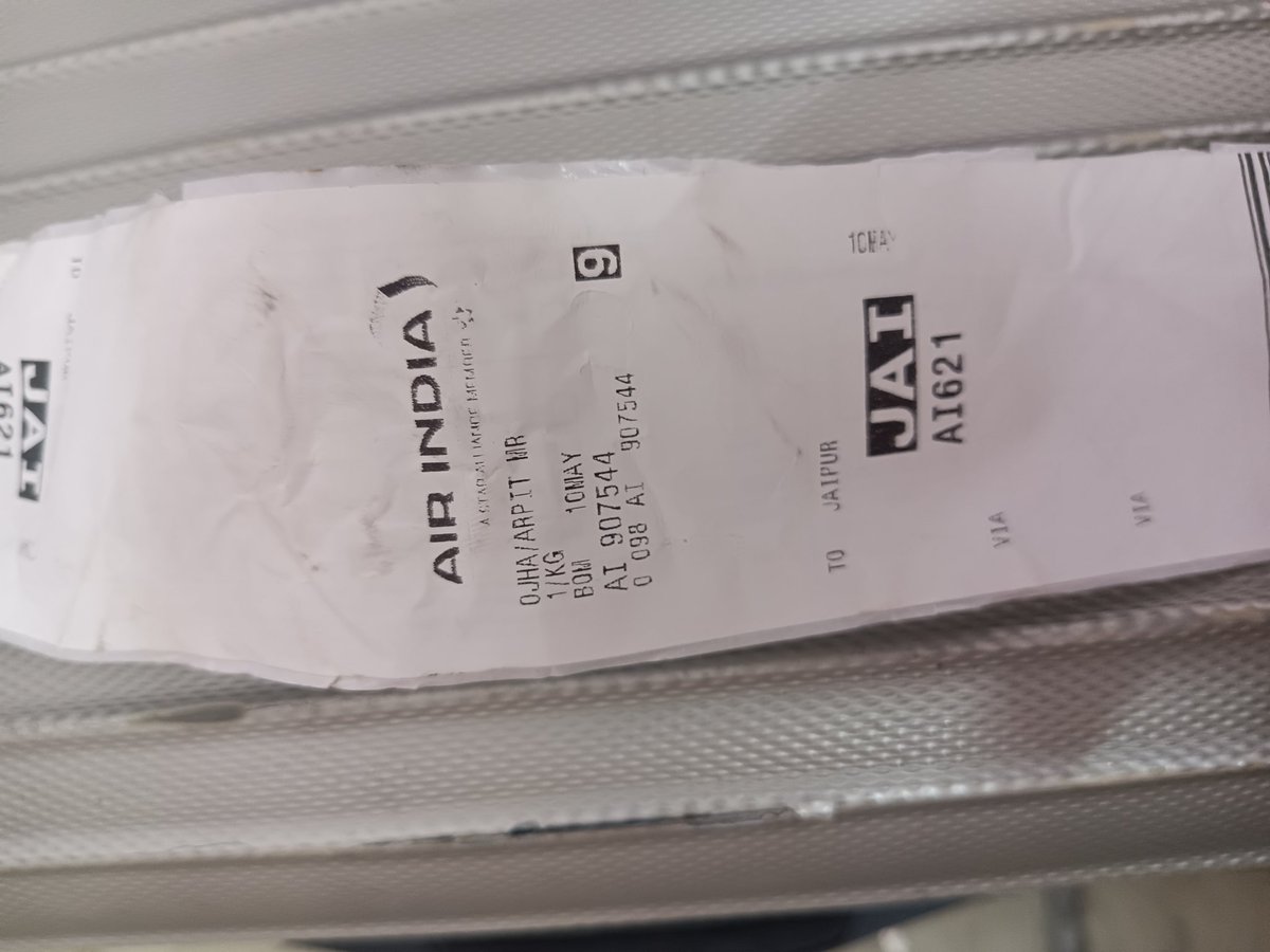 Arpit_ojhaa's tweet photo. This is how my luggage arrived after my flight with @airindia  Extremely disappointed with the ground handling. Please help me resolve this ASAP. 📸 @airindia @AirportJaipur
@Jaipur_Airport @AdaniOnline
#AirIndia #CustomerService https://t.co/s7Eabm8zfA