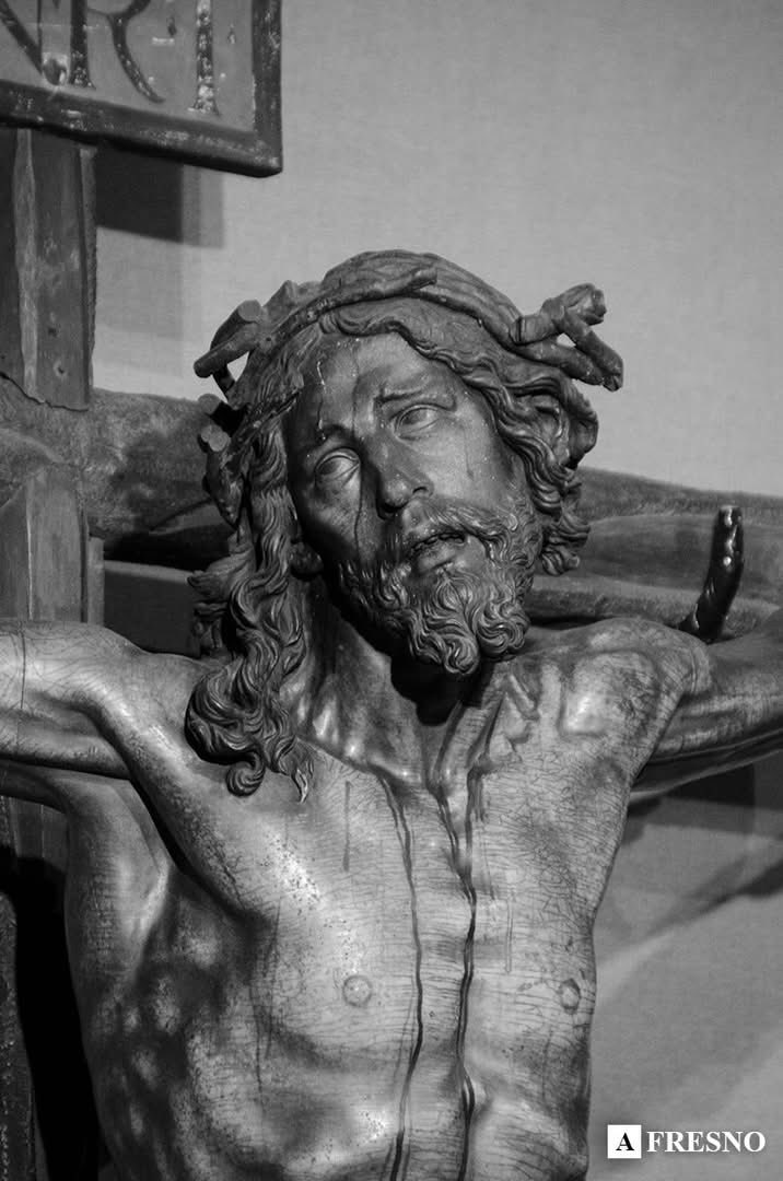 AndyFresno92's tweet photo. Hace 9 años fotografiaba al Cristo de la Agonía de Vergara, previamente a su restauración. https://t.co/OrzZVg5eJr