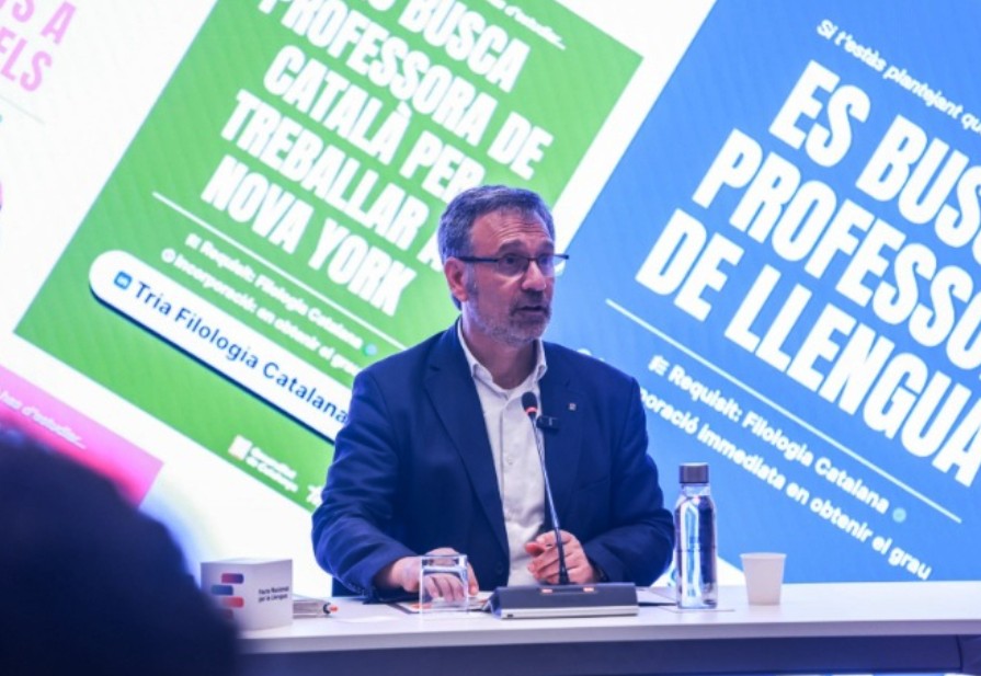 diarillengua's tweet photo. El grau de Filologia Catalana guanya estudiants, però el mercat laboral encara reclama més professionals 
 https://t.co/Mbse0uznGL https://t.co/rMYQm88IK3