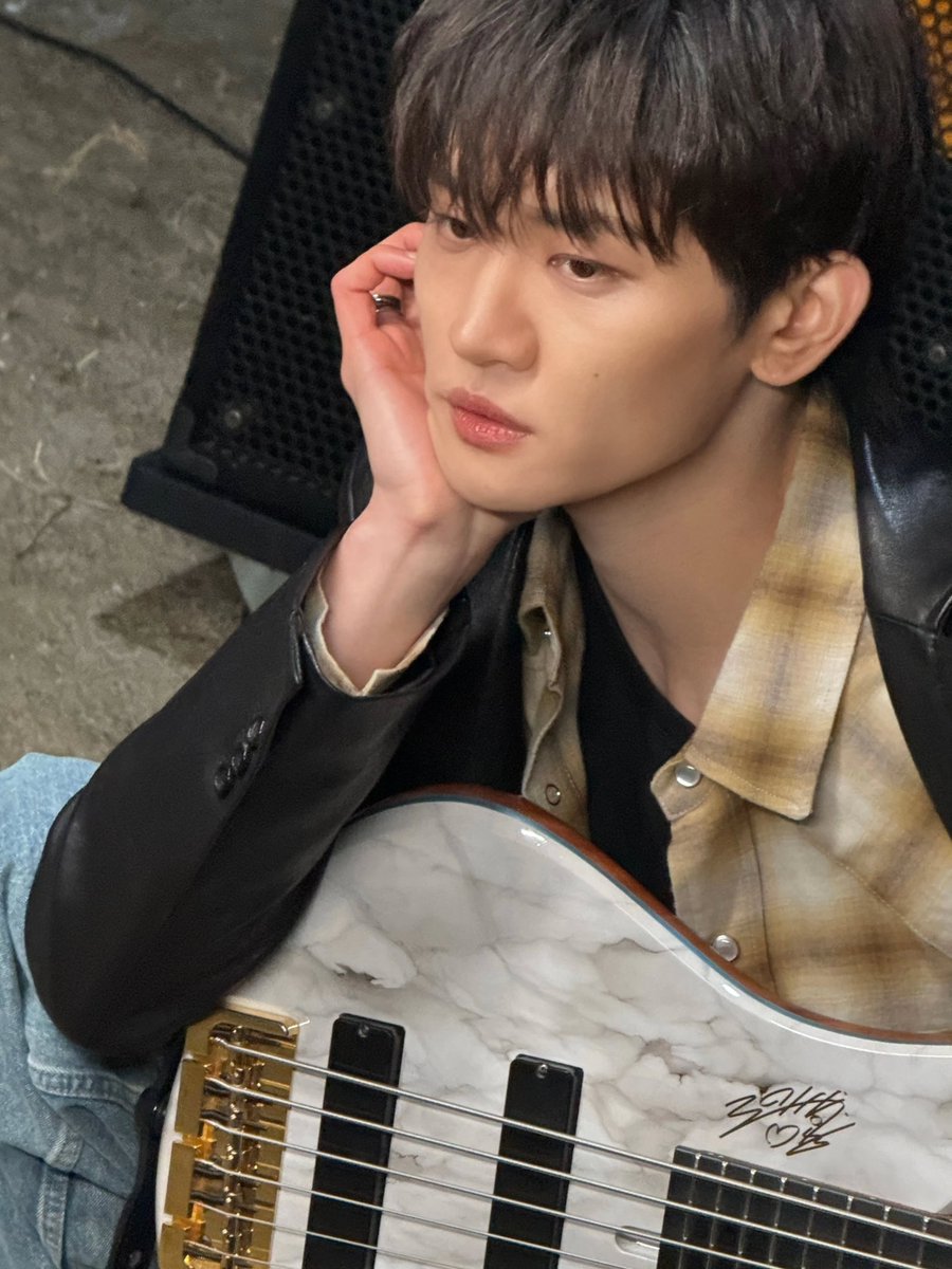 원형 tweet media