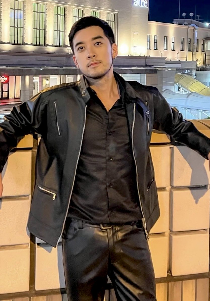 uniform men police suit tweet media