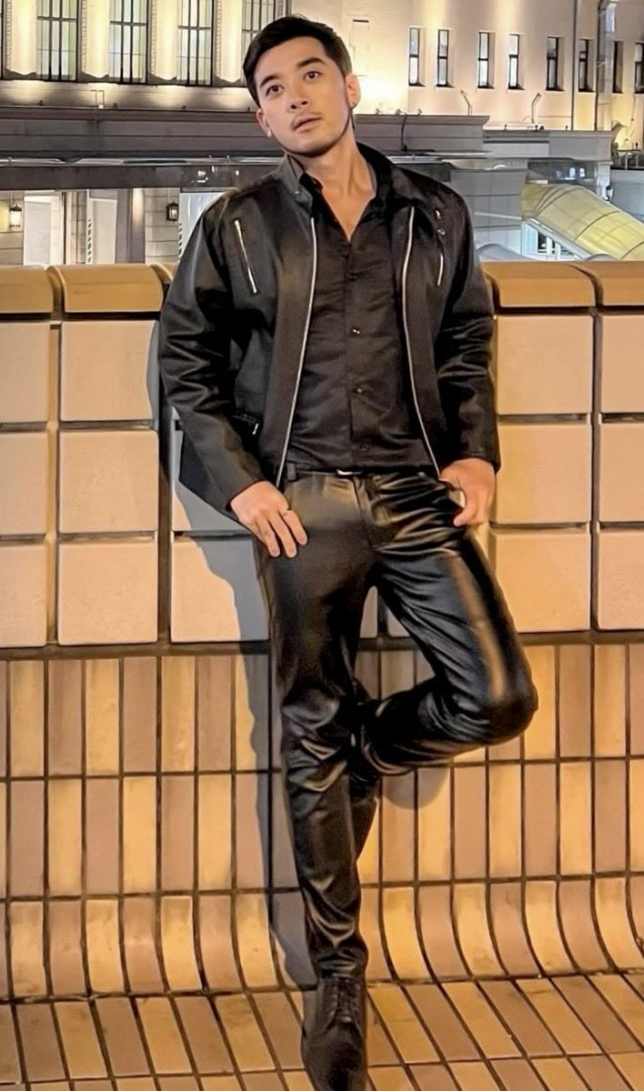 uniform men police suit tweet media