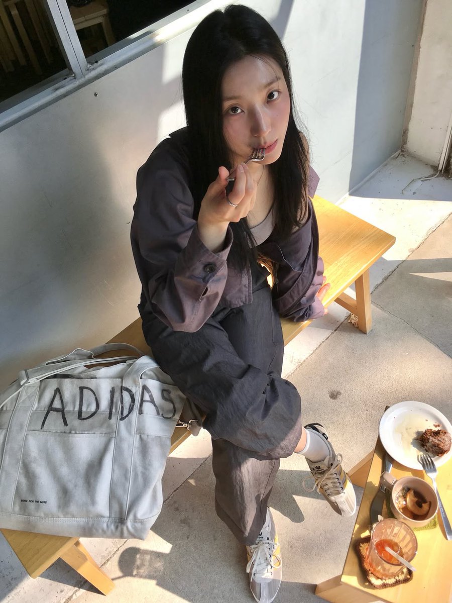 이새롬갤러리 tweet media