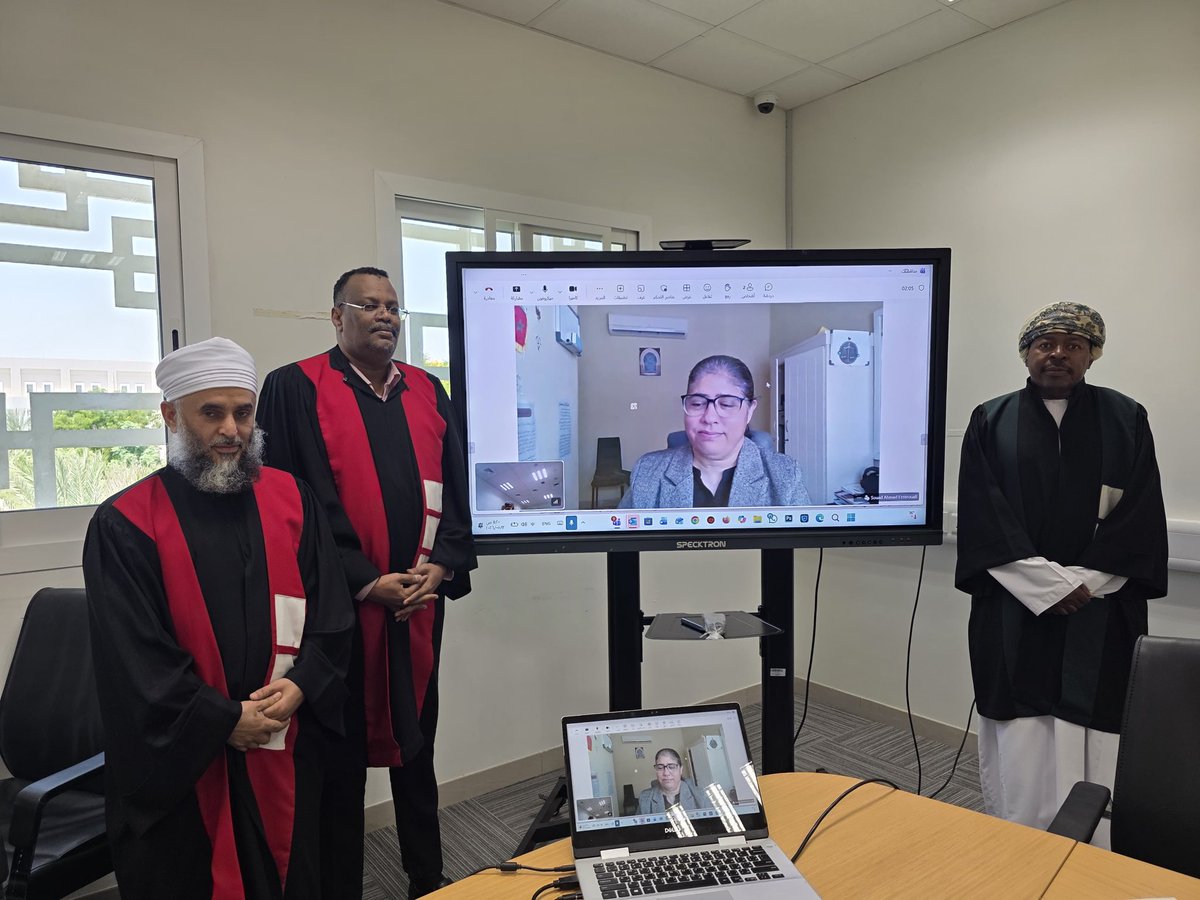 LAWASU1's tweet photo. مناقشة رسالة الماجستير الموسومة بـ: "التنظيم القانوني للشفعة، دراسة مقارنة" للباحث: ربيع العلوي، وقد تكونت لجنة المناقشة من: 
أ.د. مرتضى خيري، رئيساً ومشرفاً
د. هلال الراشدي، مناقشاً داخلياً
د.سعاد الزروالي من جامعة ظفار، مناقشاً خارجياً https://t.co/vVGIIjGRSN