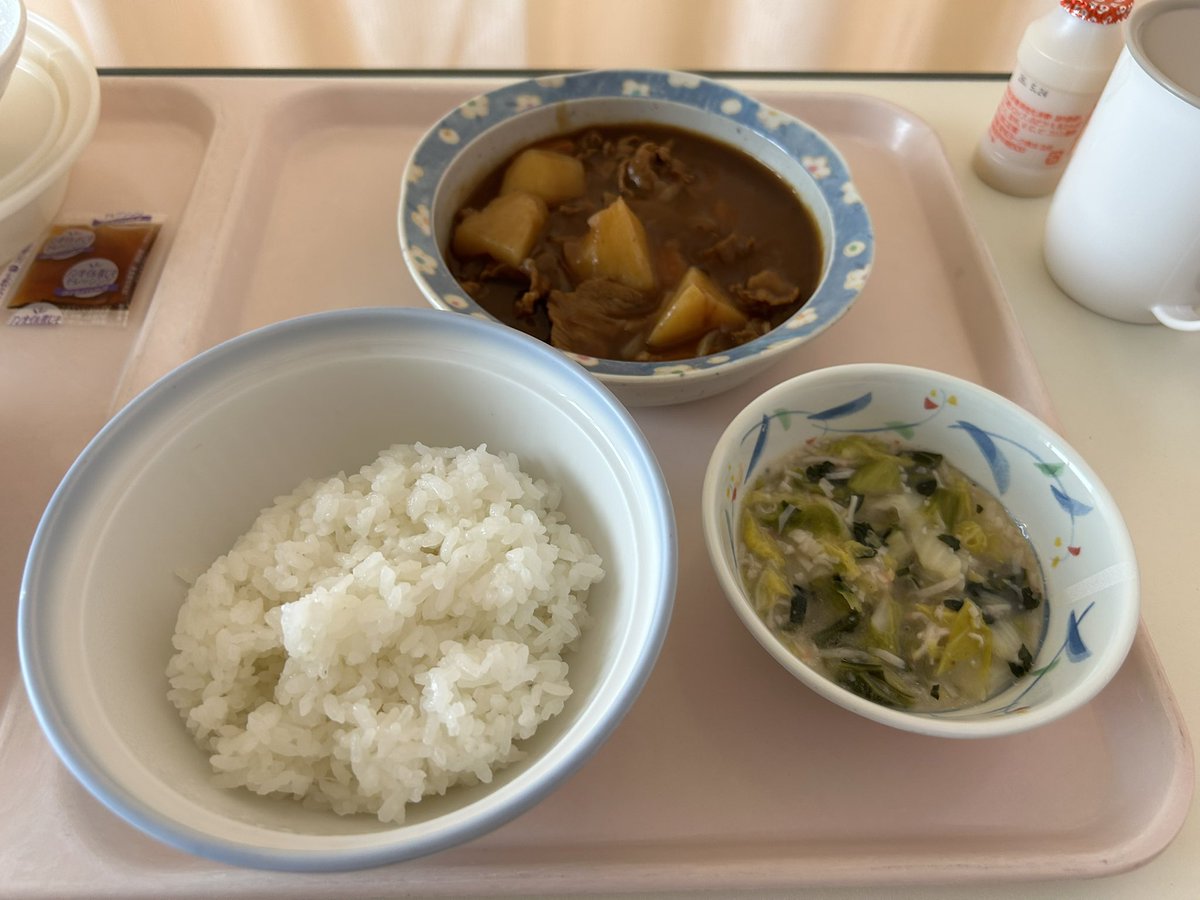 4k_to's tweet photo. 何十年ぶりの病院飯
ビーフシチューうまぁ https://t.co/4lUB7UviVB