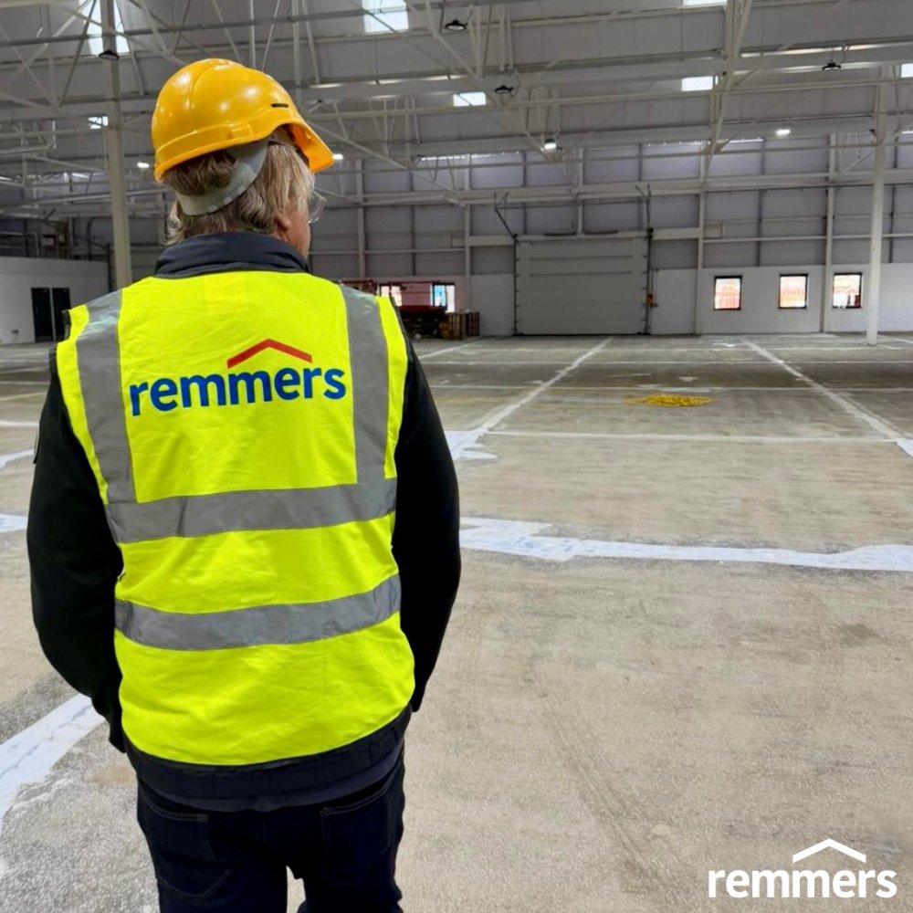 RemmersUK's tweet photo. 🛠️ Challenging substrate? No problem.
Remmers technicians work alongside contractors to solve complex site issues with practical advice, technical expertise &amp; the right system recommendations. 💪
Because great results start beneath the surface.
#lets_getitdone #RemmersUK https://t.co/iQXibu4lLi