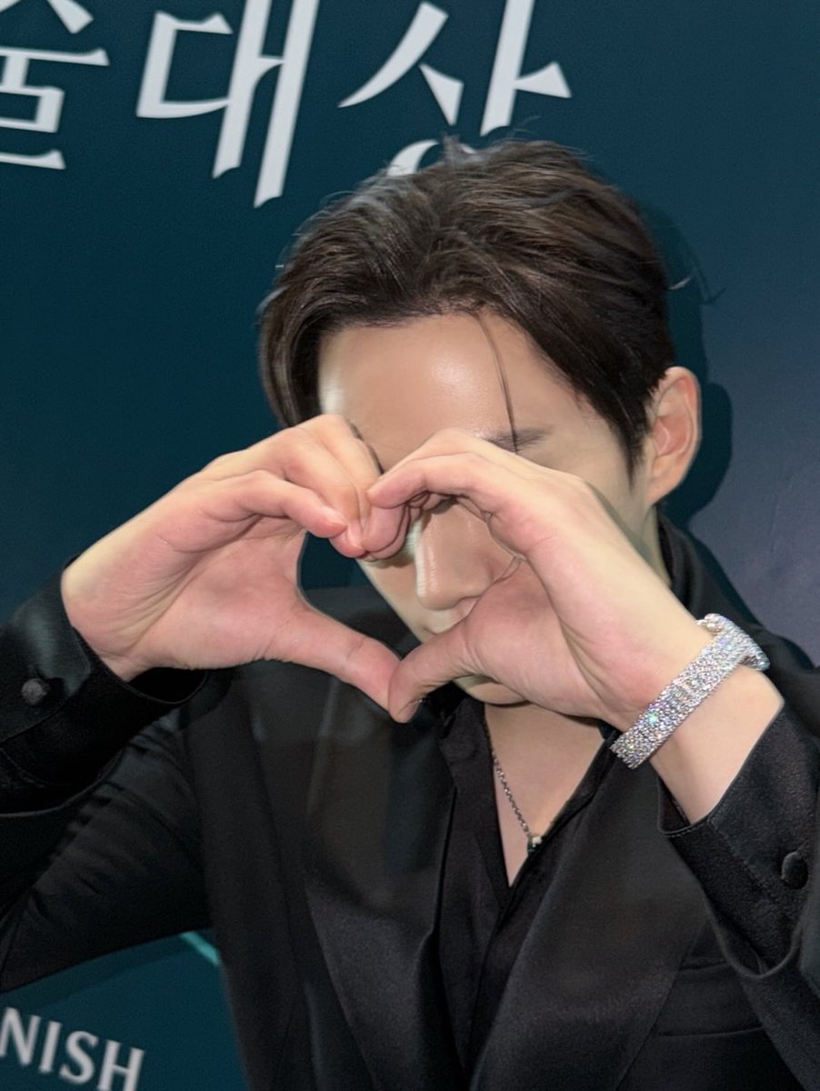 미드나잊 큐🐋 tweet media