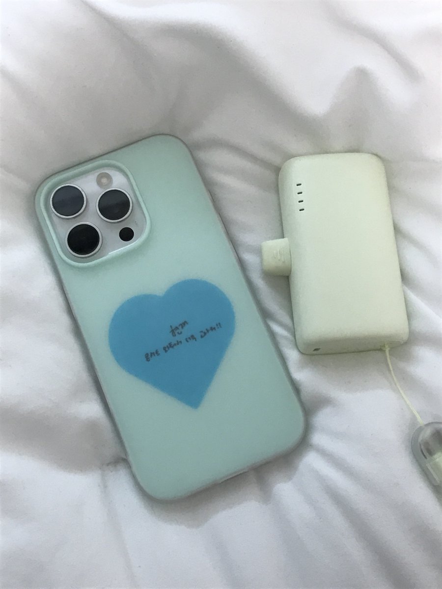 하루 tweet media