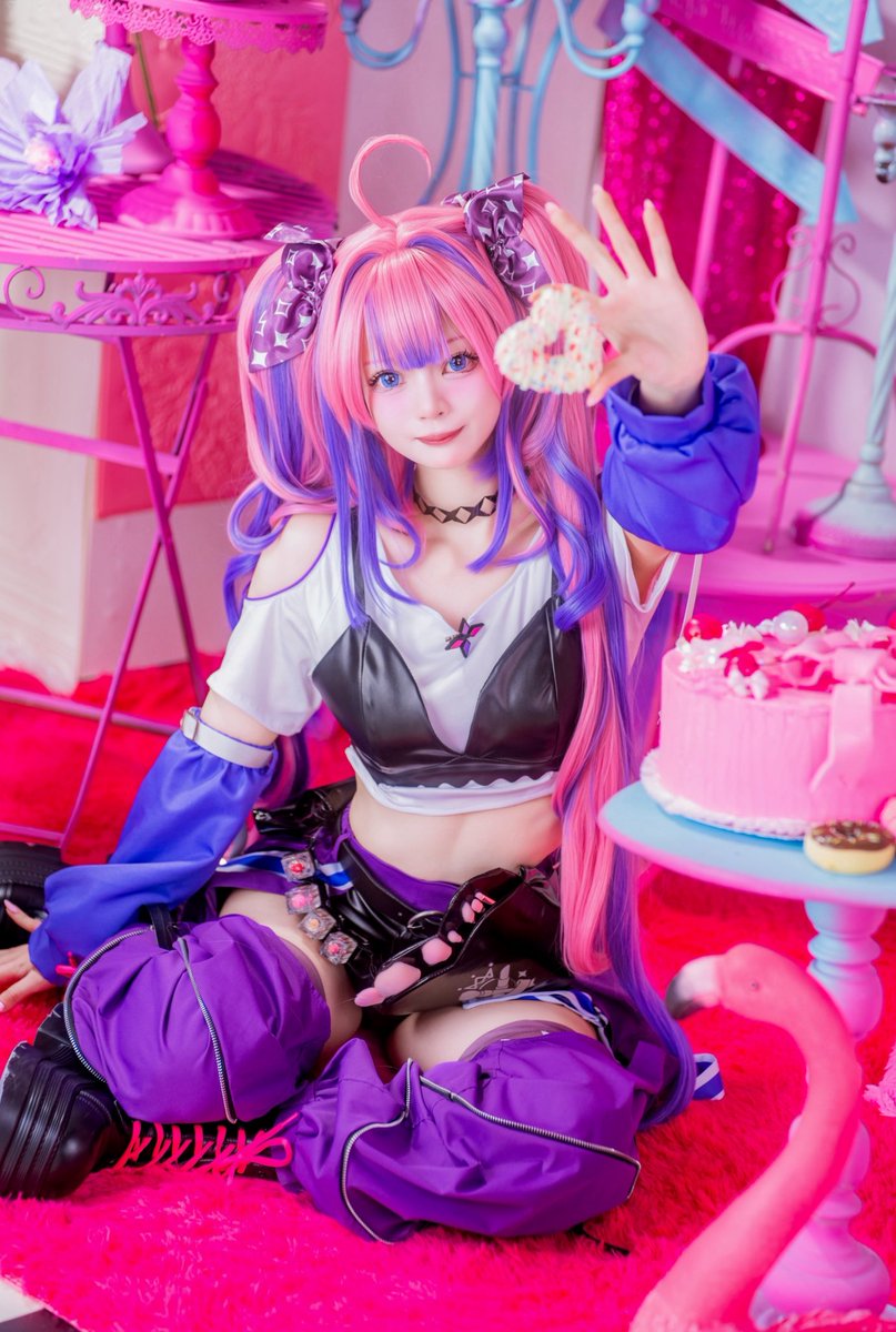 lapin__plume's tweet photo. cosplay

一緒に食べるー？♡

  ·.⟡┈┈┈┈┈✧┈┈┈┈┈⟡.
hololive DEV_IS / FLOW GLOW
                       綺々羅々ヴィヴィ💅✨

photo : @tukihara_lgk https://t.co/vAZYnBxBLS