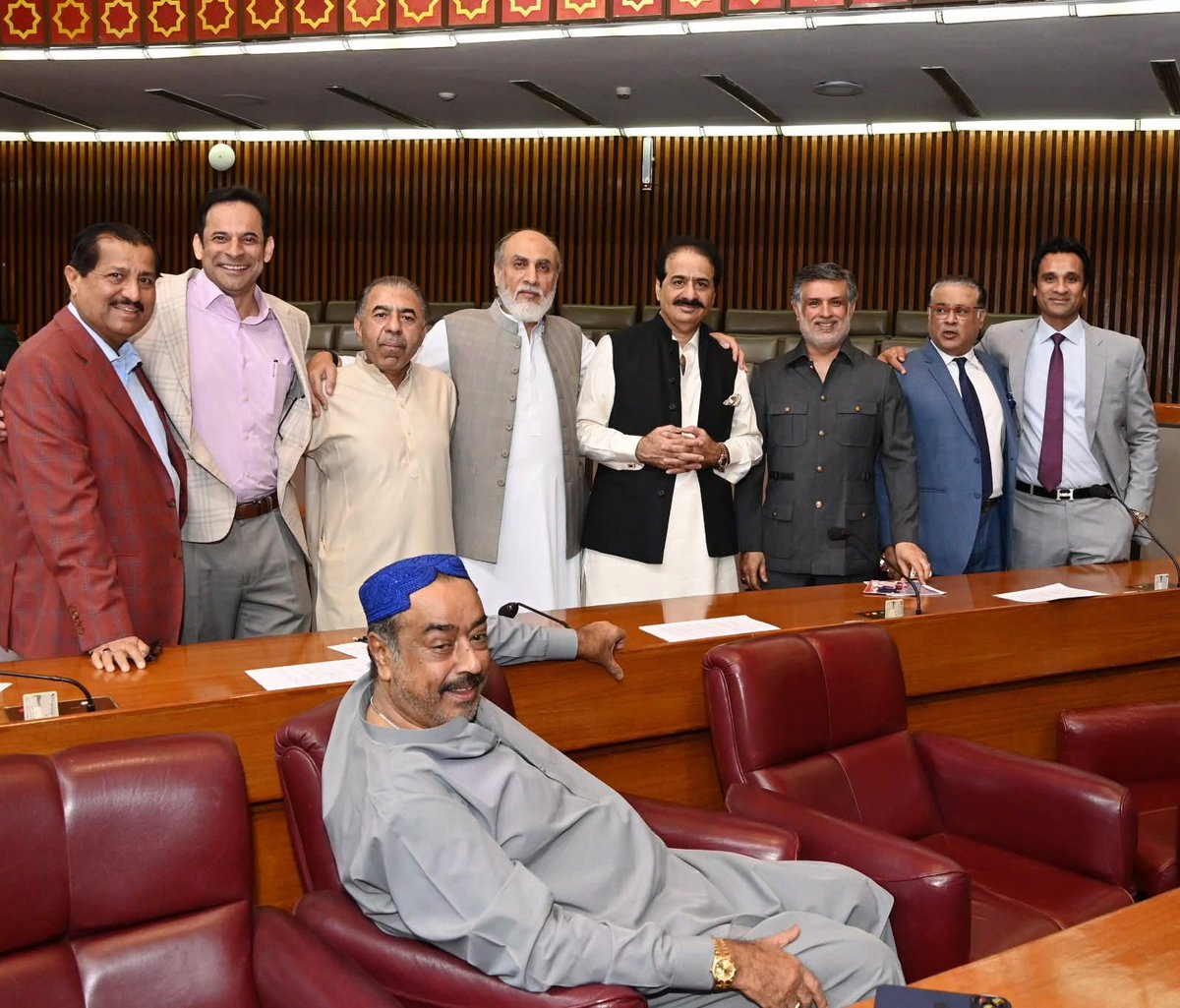 mansoorali009's tweet photo. چیئرمین سوشل ویلفیئر کامیٹی و پی پی پی ایم این اے سردار میر خالد احمد خان لونڈ  ایم این اے سید خورشید احمد شاھ اور ایم این اے شبیر احمد خان بجارانی سمیت دیگر اراکین قومی اسمبلی کے ساتھ قومی اسمبلی کے اجلاس میں شریک

#PPPMNA #NA_198 #Ghotki_1 @KhalidKhanLound @NAofPakistan https://t.co/DaSbbq2QrF