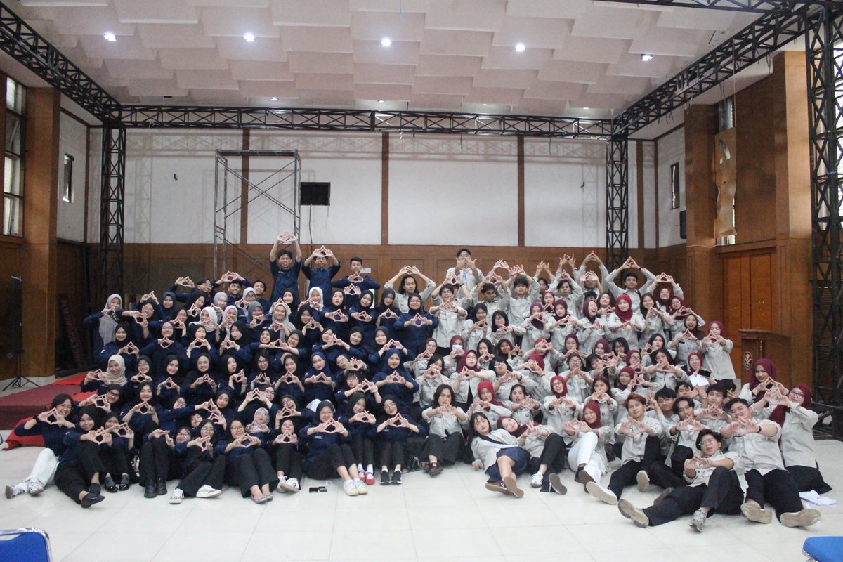 Himikasi_UPI's tweet photo. [Ikom’s Update]

Hi, Commers! Kali ini HIMIKASI diskusi, sharing, dan bertukar cerita melalui studi banding bersama HIMA BK UPI! 😻🙌🏼

What a fun day filled with laughter, joy &amp; ideas! 💡✊🏻

#KabinetProgresif #ParlemenSwara #KSJ https://t.co/g1M8PBKs1F