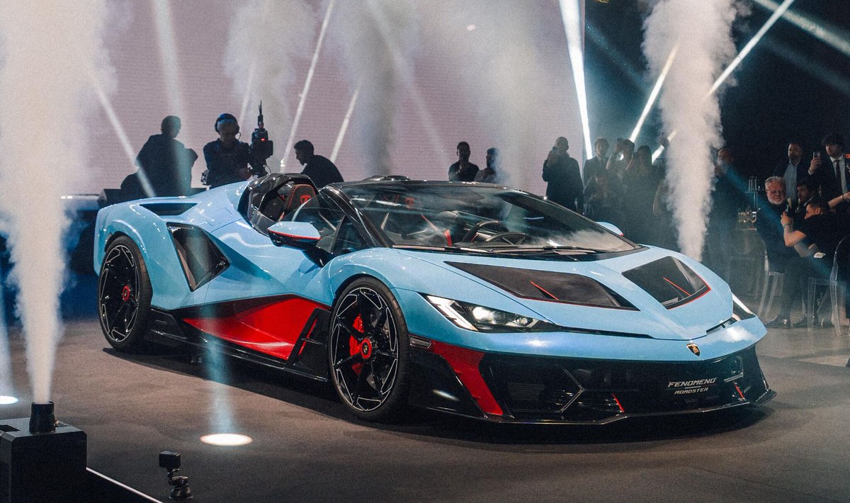 responsejp's tweet photo. ランボルギーニ、世界15台限定「フェノメノ ロードスター」発表…V12ハイブリッドで1080馬力
https://t.co/us43BSuCJT

#新型車 #ランボルギーニ #ハイブリッドカー #オープンカー https://t.co/1yRzkfsluS