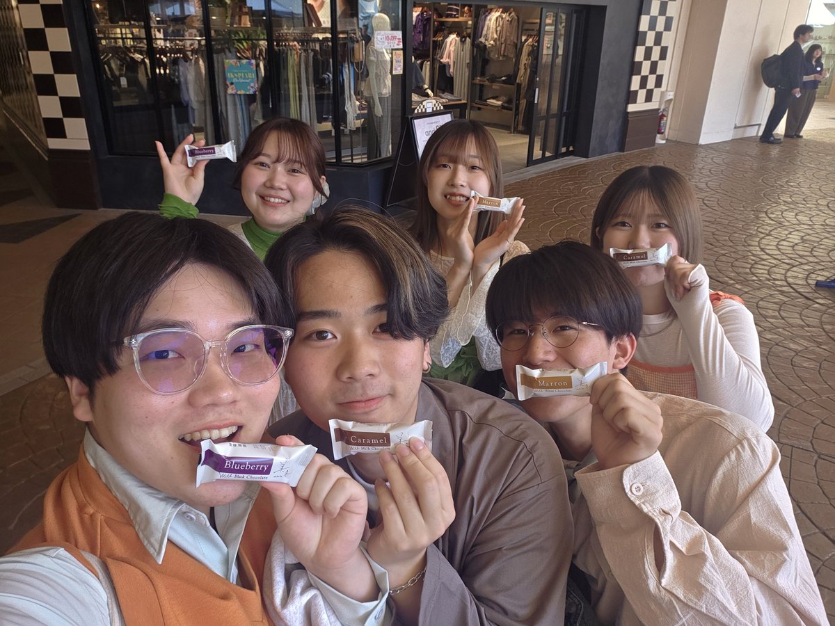SCT_MAM's tweet photo. 【舞浜出ました🍅】
5/10 舞浜アカペラストリートに出演いたしました！
新衣装のお披露目でした！
またお会いしましょう！🍅

━━━━━━━━━━━━━━━━━━━━━━━ https://t.co/1fVpjENDcC