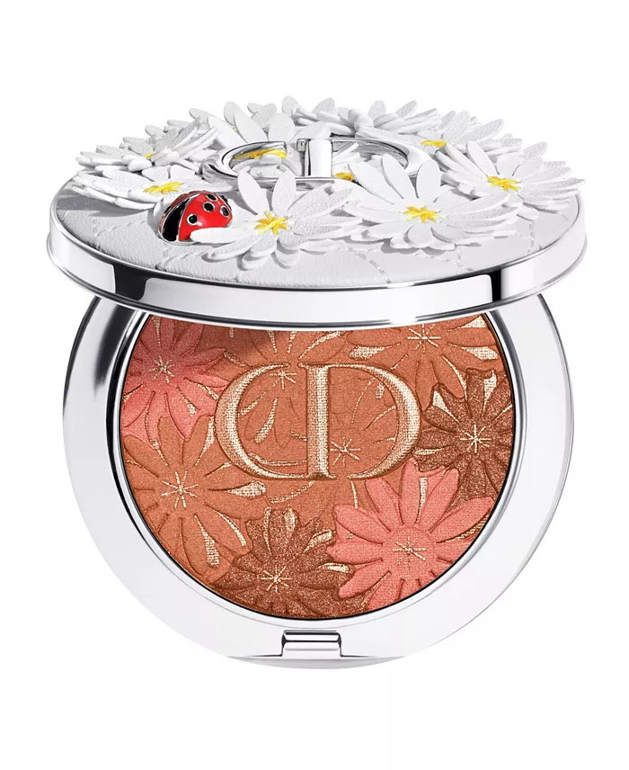 projectfypa's tweet photo. DIOR Forever Limited Edition Nude Bronzer Coral Bronze 0.3 oz.

SHOP --> https://t.co/KwGs97Ec6s #ad https://t.co/ZVkWRg4YJx