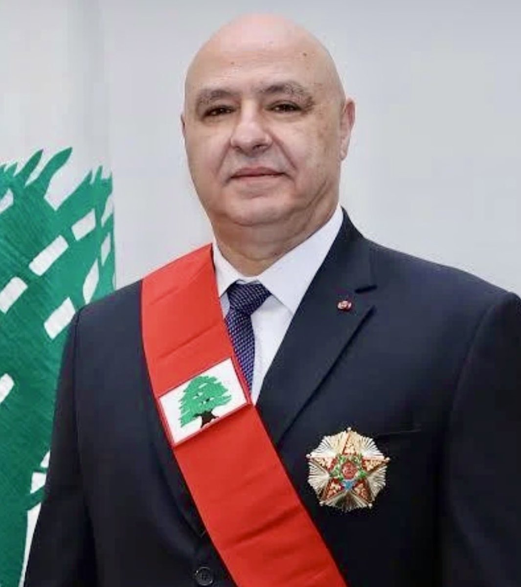 ONashabe's tweet photo. صور وأسماء الشهداء اللبنانيين تملأ صفحات التواصل الاجتماعي … أطفال مسعفين امهات آباء مع اولادهم صحافيين مزارعين عمال عسكريين في الجيش اللبناني وضباط متقاعدين وعائلاتهم 😢
العدو الاسرائيلي يواصل قتل اللبنانيين بلا هوادة بينما يصرّ رئيس الجمهورية جوزيف عون على لقاء "الصديق" الرئيس الاميركي دونالد ترامب حليف وشريك وداعم المجرم الاسرائيلي بشكل مطلق. 
(هذا مجرّد توصيف لما يحدث اليوم في لبنان)