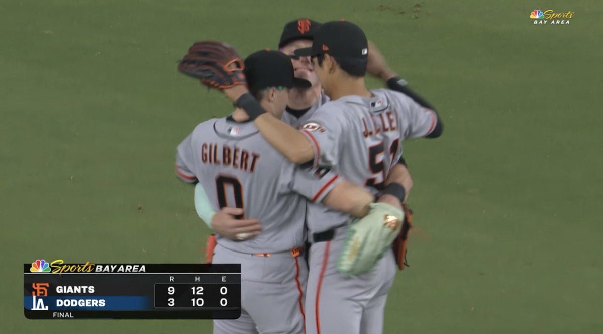no context giants tweet media