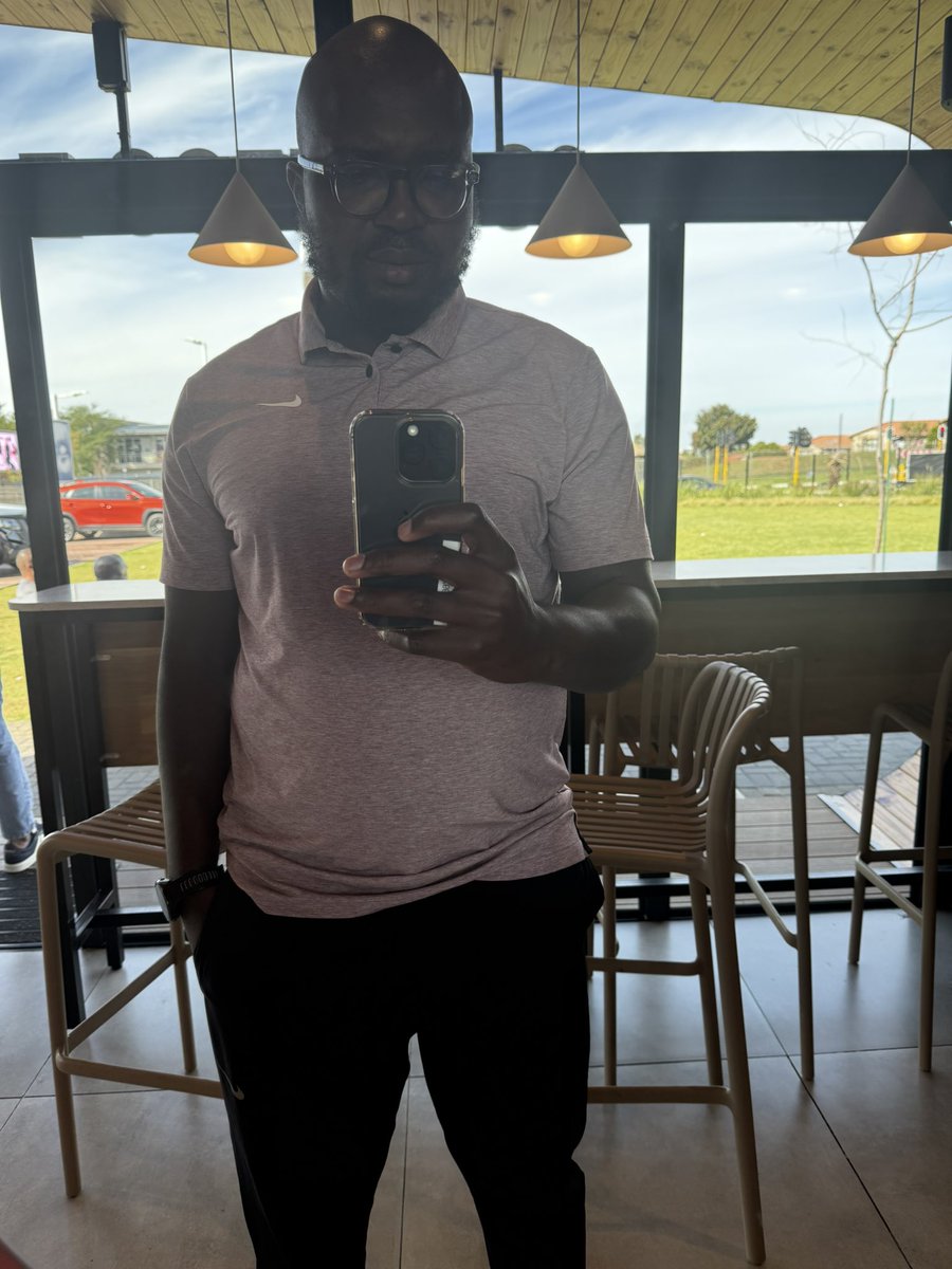 R3ndan's tweet photo. The good Dr ordered 60 minutes this morning and I went ahead to fetch it #RunningWithTumiSole #Reakitima #FetchYourBody2026 https://t.co/qeMLm53kps