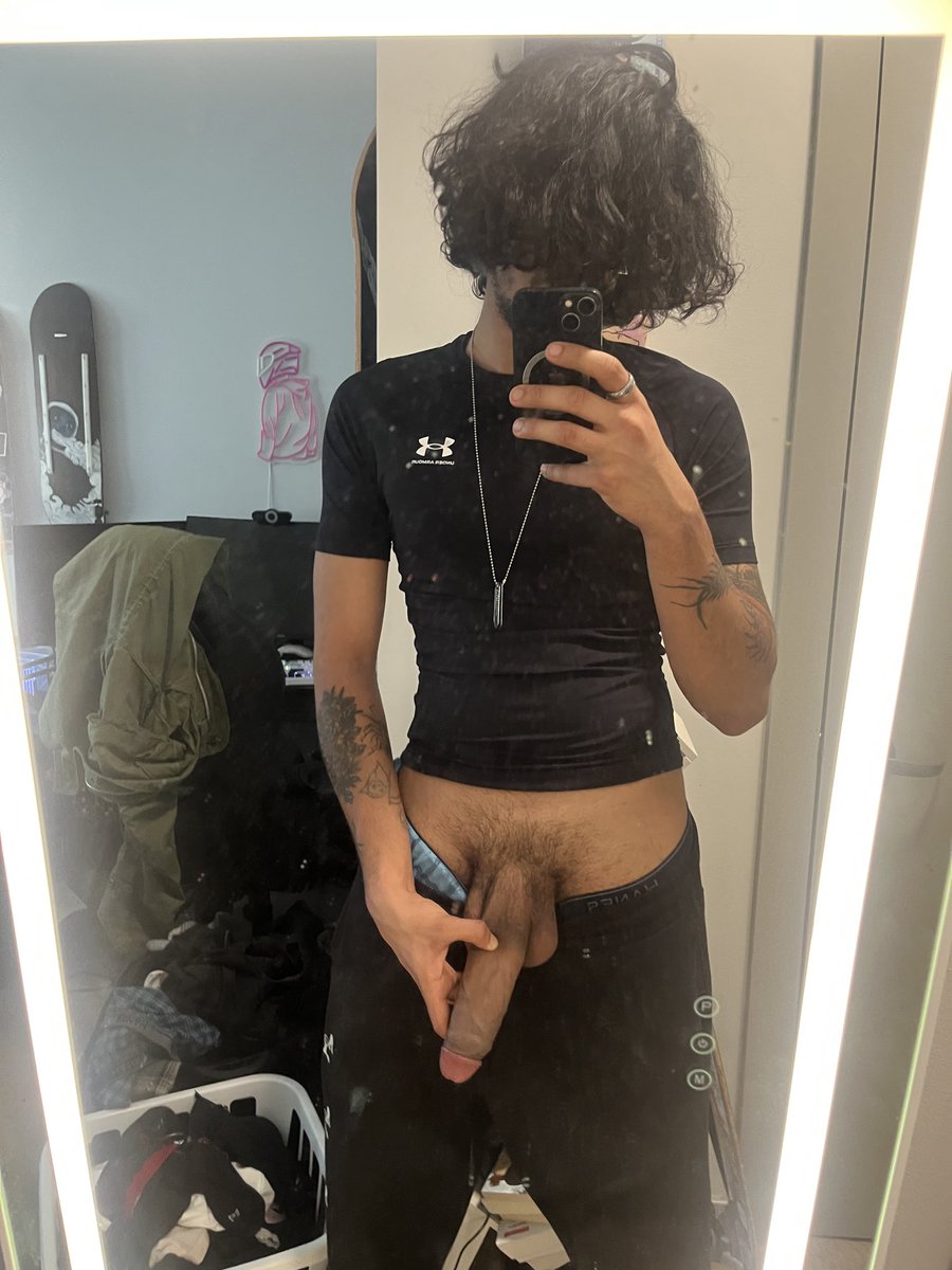 CreamyR55180's tweet photo. Back to the grind, who wants to grind on me 😈 #bbc #bigdick #goon #cock https://t.co/iAStFQa6ZE