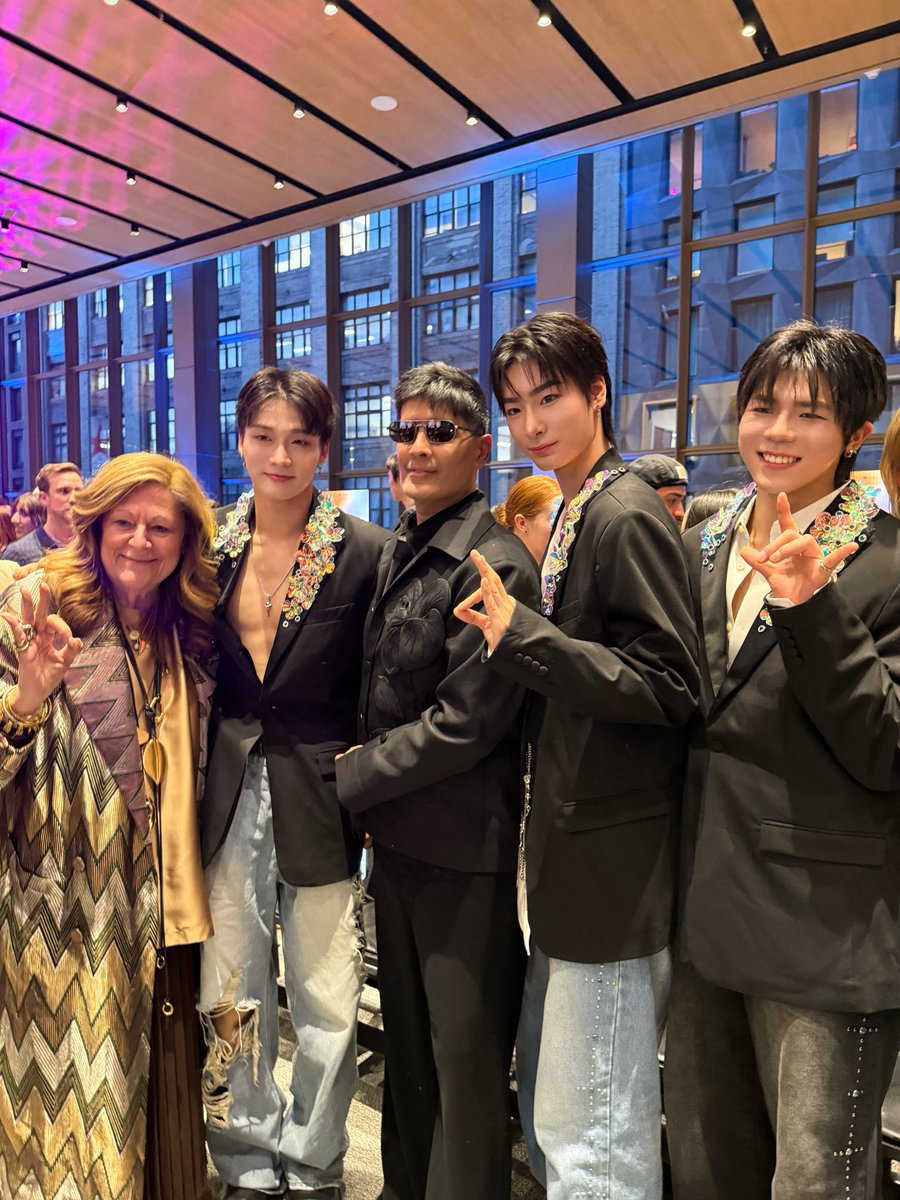 Big_O_cean's tweet photo. FIT 2026 Future of Fashion Show 
Such an amazing show! Thanks for inviting and
Congratulations to all the graduates! 🥂

#BigOcean #빅오션
#FIT #FutureOfFashion https://t.co/baUKu5ic3V