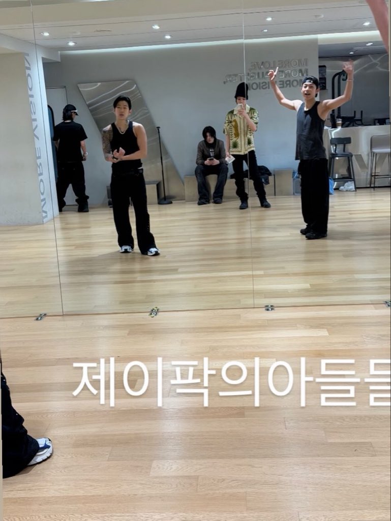 자스 ✮ tweet media