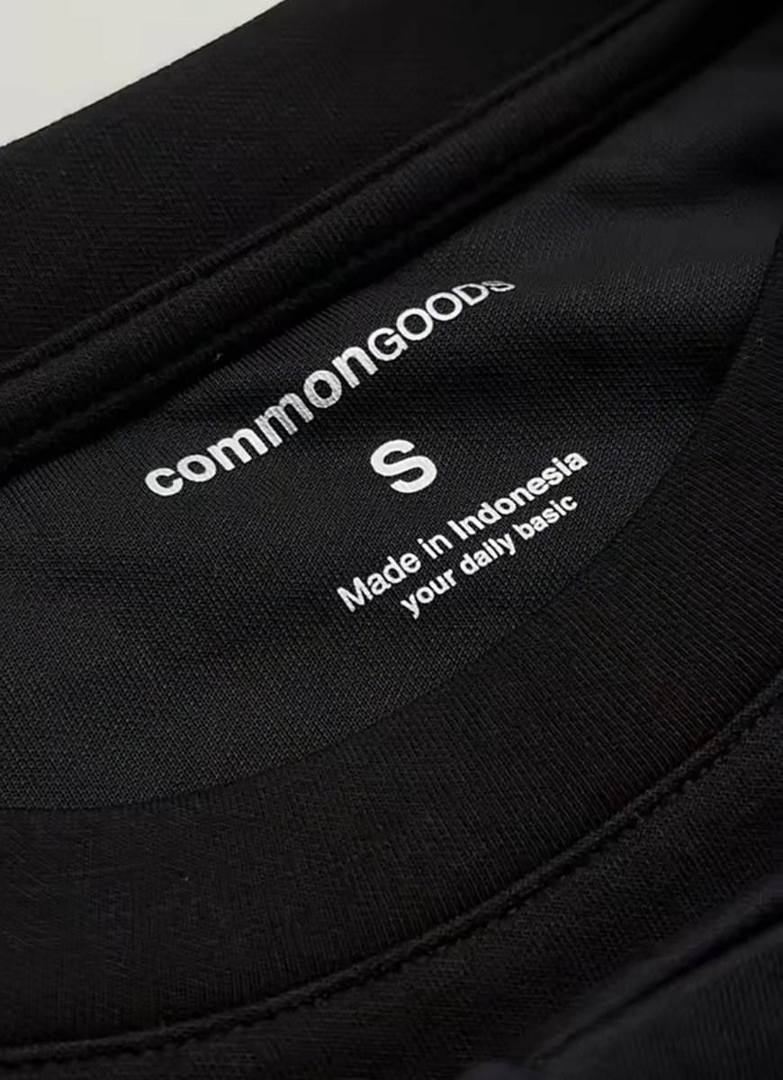 yuliapandaa's tweet photo. Best KAOS brand lokal berdasarkan
teknologi kain, cutting, bahan, harga, jahitan, colorway&amp;design dan ketahanan. 

1.  Human Greatness
2. Commongoods
3. Manly cloth
4. OTSKY

Setuju?? https://t.co/eqwPxNkukL