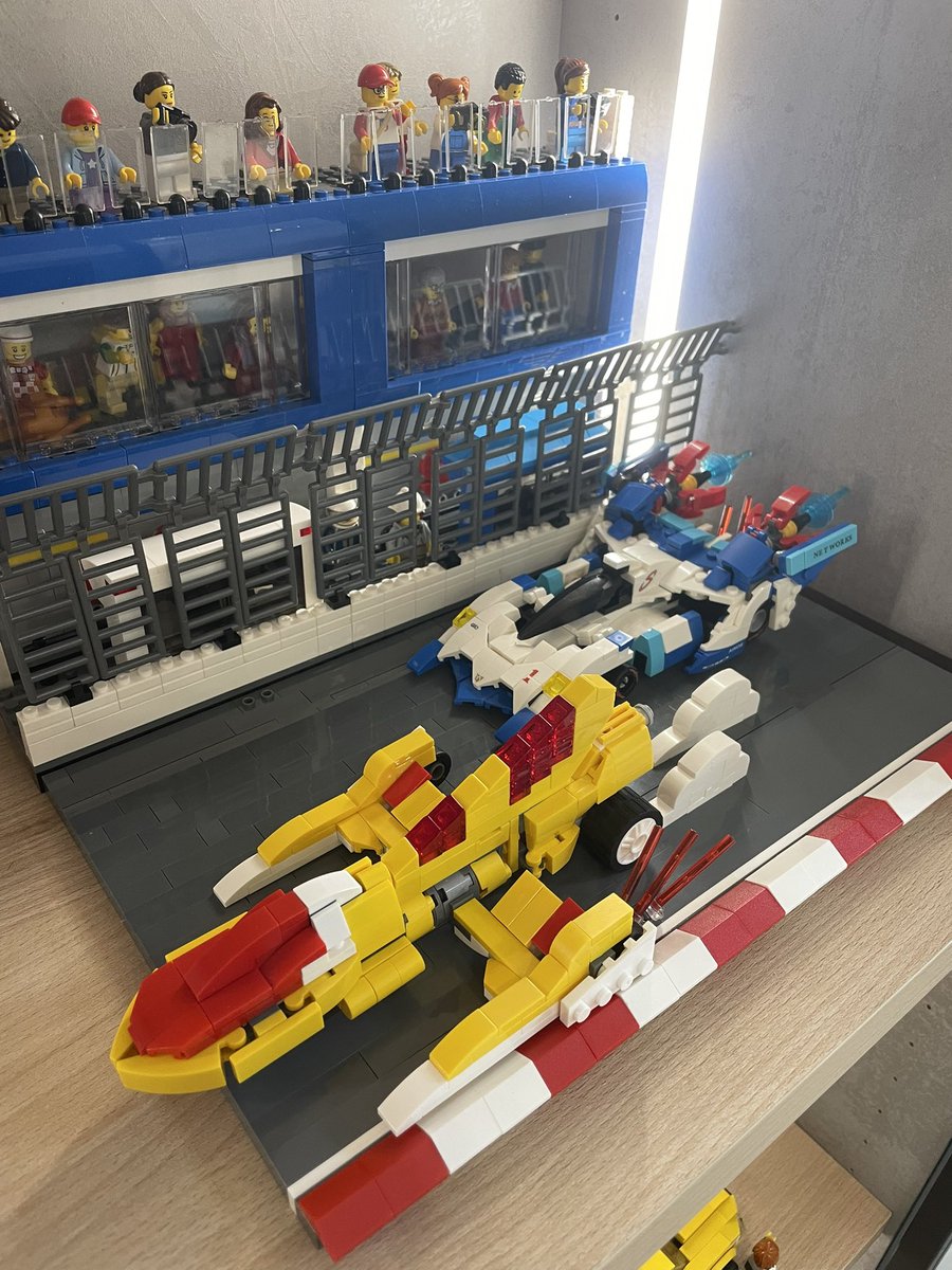 CTChen3's tweet photo. @YOU4_modeling @OGRE_ZERO2019 LEGO version! https://t.co/gXTitUfOZh