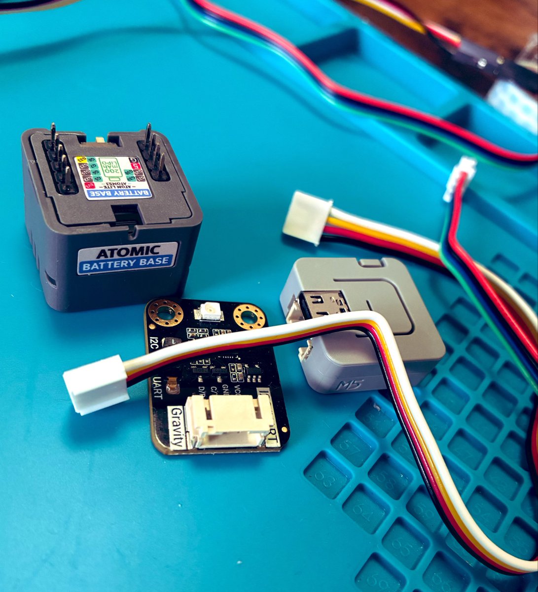 kabanoAsePink's tweet photo. マジか。。m5stack用のGroveケーブルで解決すると思ってた。。PH2.0からHY2.0に変換が必要なのね。。直接変換するケーブルは販売されてないし。。。
#atomlite #はじめてのm5stak https://t.co/zuAAkfIseF